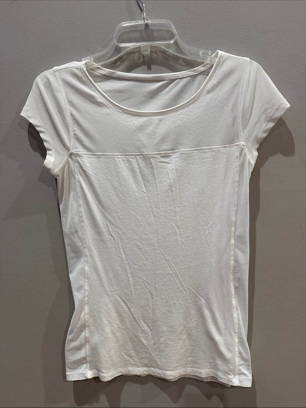 Express White Short Sleeve Scoop Neck Tee